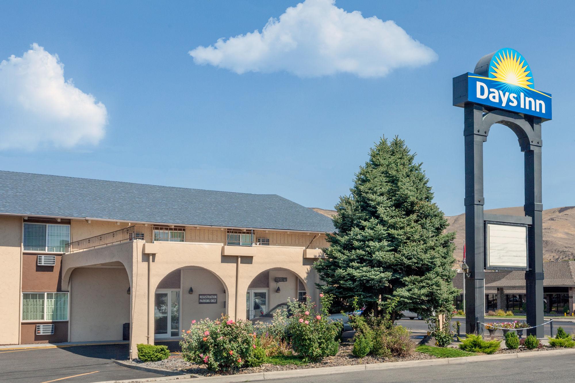 Days Inn By Wyndham Yakima Extérieur photo