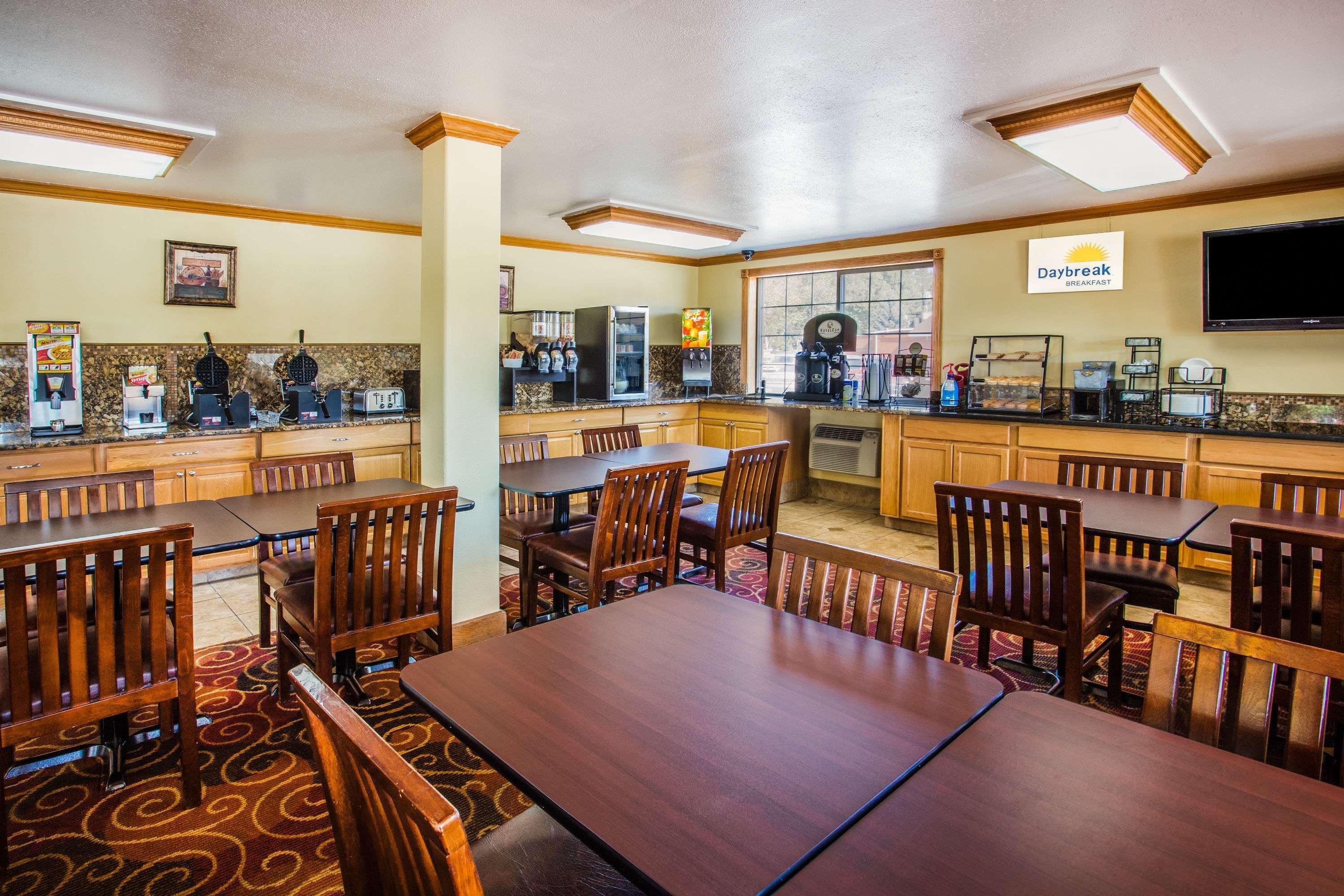 Days Inn By Wyndham Yakima Extérieur photo