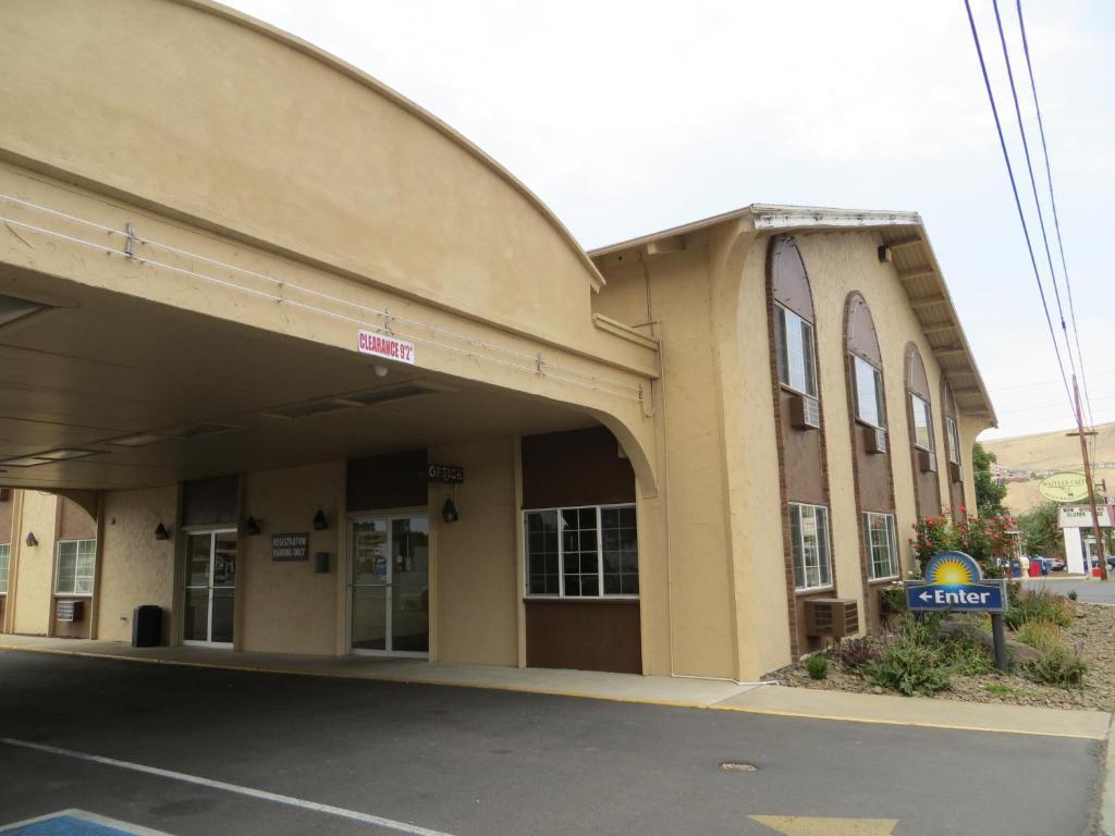 Days Inn By Wyndham Yakima Extérieur photo